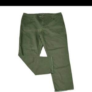 Women’s Time and Tru Green Mid-rise Skinny Ankle Pants Sz 16 NEW!